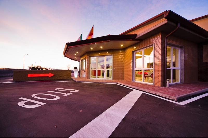 Motel Autosole Vip Castelnuovo Scrivia Екстер'єр фото